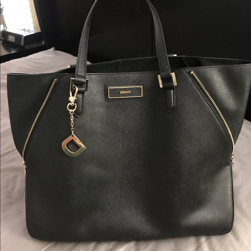 DKNY black patent leather shoulder bag
